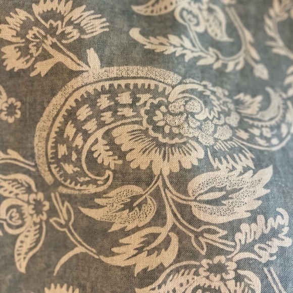 Pottery Barn Queen linen/cotton blend duvet with 2 matching standard shams - Picture 3 of 7